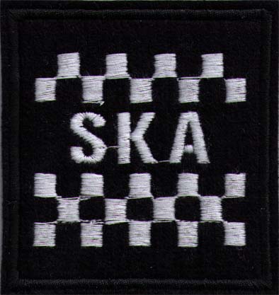 SKA - ŠACHOVNICA - Biely nápis na čiernom podklade