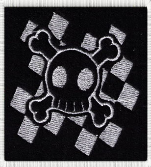 LEBKA 06 - SKA - Biela lebka na šachovnici