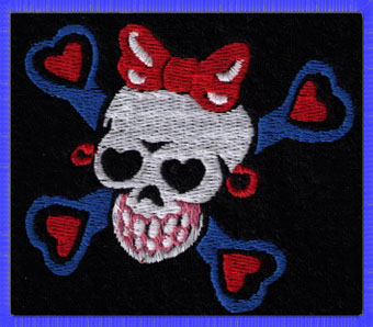 LEBKA 11 - REBEL - Holohlavá biela lebka s náušnicami