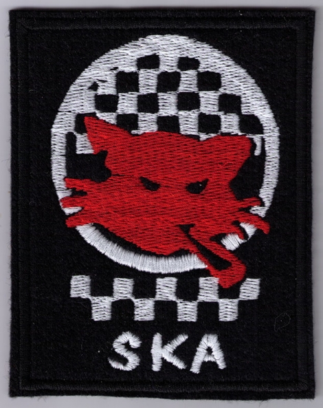 SKA MAČKA - Červenobiele logo na čiernom