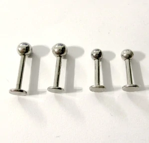 Stopka s guľôčkou (piercing, chirurgická oceľ)