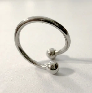 Kruh s dvomu guľôčkami (piercing, priemer ozdoby 14 mm, chirurgická oceľ)