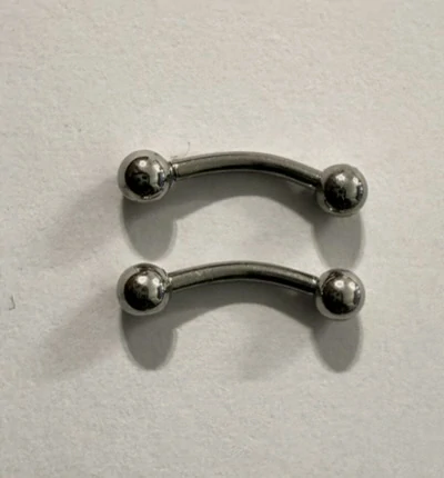 Banán s dvomi guľôčkami (piercing, dĺžka 13 mm, chirurgická oceľ)