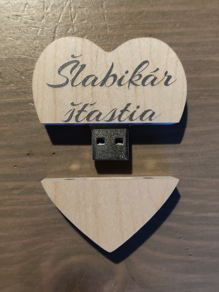 USB Šlabikár šťastia: 9 audiokníh + 3 hudobné albumy (USB)