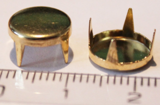 BUBÁK PLOCHÝ 10 mm ZLATÝ: Jednotlivý vybíjanec