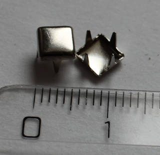 Pyramída plochá, 5 mm, strieborná: Jednotlivý vybíjanec