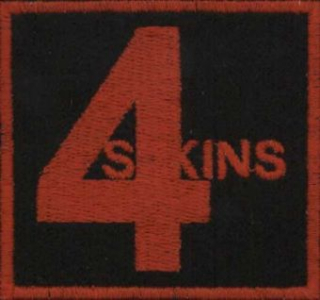 4 Skins (vyšívaná nášivka, červené logo kapely)