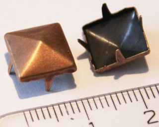 PYRAMÍDA 10 mm MEDENÁ: Jednotlivý vybíjanec