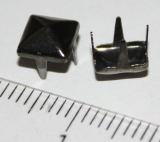 PYRAMÍDA 6 mm OBSIDIANOVÁ: Jednotlivý vybíjanec