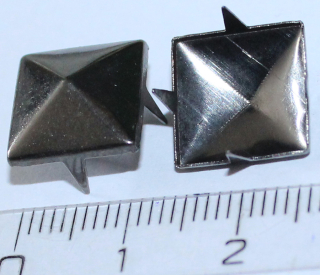 PYRAMÍDA 12 mm OBSIDIANOVÁ: Jednotlivý vybíjanec