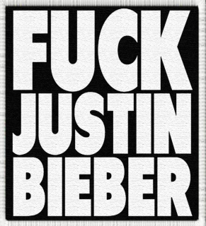 Fuck Justin Bieber (vyšívaná nášivka, biele logo na čiernom podklade)